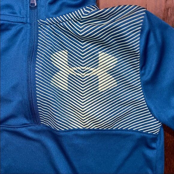 Under Armour Half Zip Pullover - Picture 2 of 4